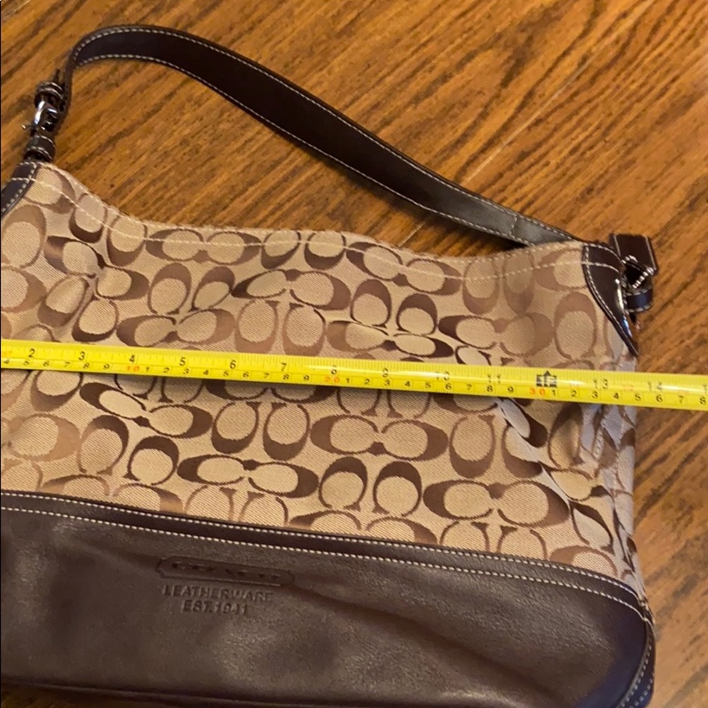 Large Coach purse 👜 - Picture 4 of 6